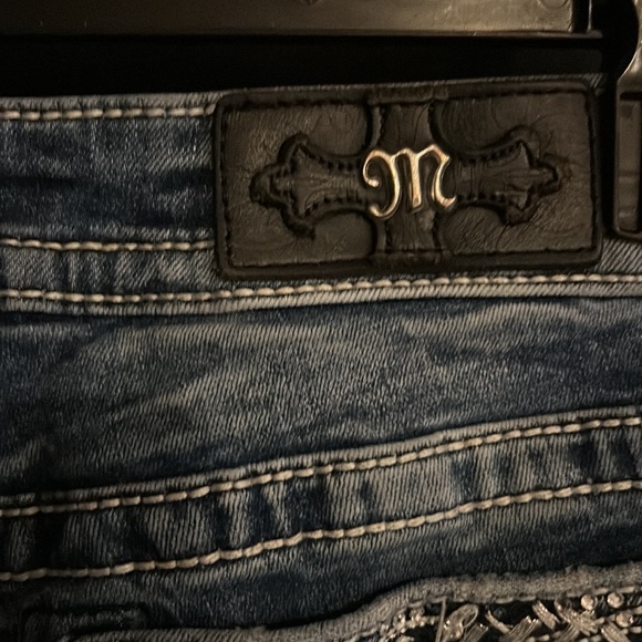 Miss Me Capri Jeans - Picture 5 of 6